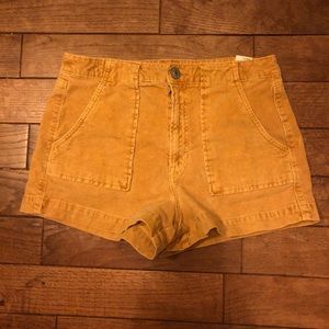 AE women’s size 6 high waisted corduroy shorts